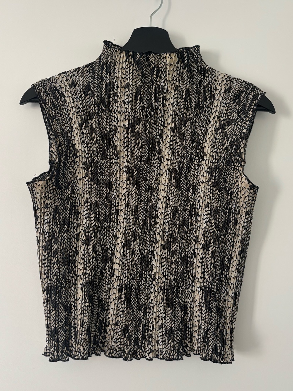 NICOLA Sleeveless Mock Neck Tank in Black and Cream Snake Print